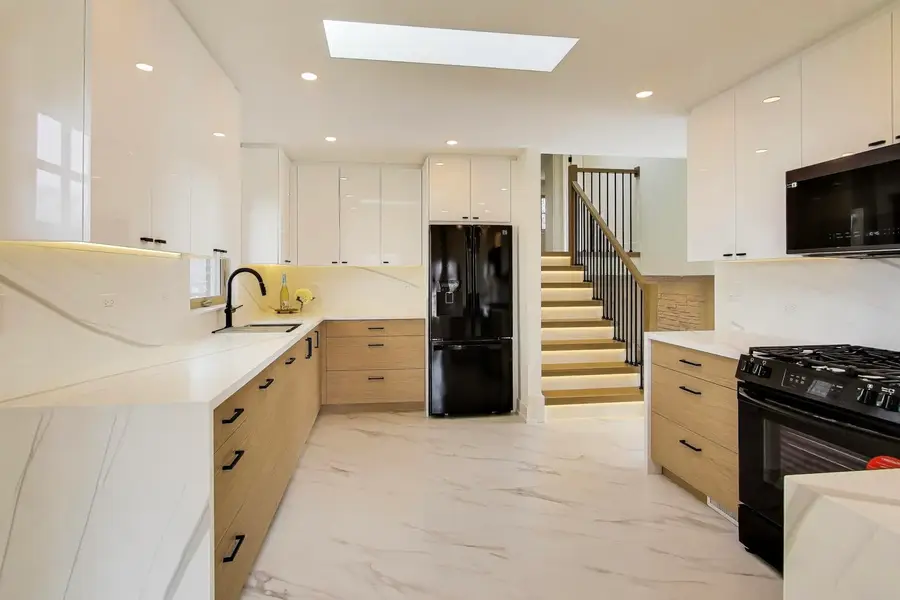 909 S Waverly Place, Mount Prospect, IL 60056 - #2