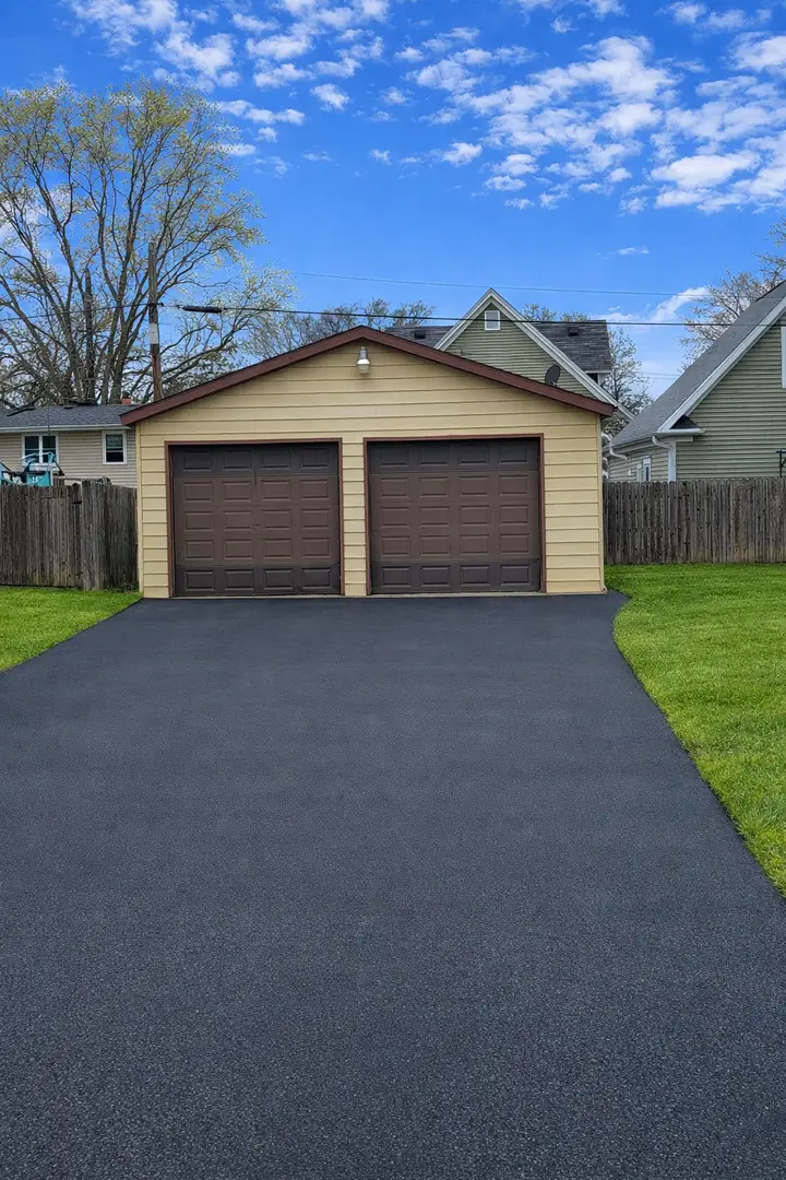 319 N Lord Avenue, Carpentersville, IL 60110 - #2
