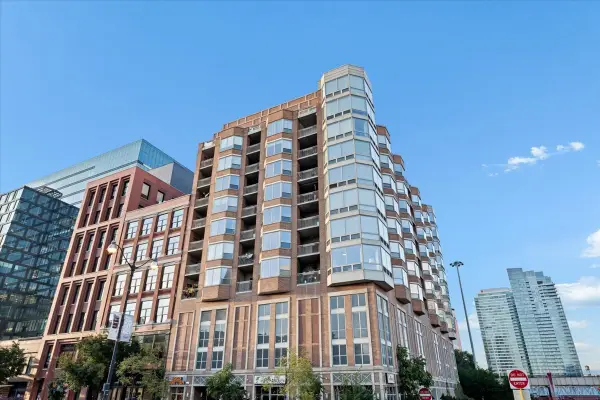 720 W Randolph Street #503, Chicago, IL 60661