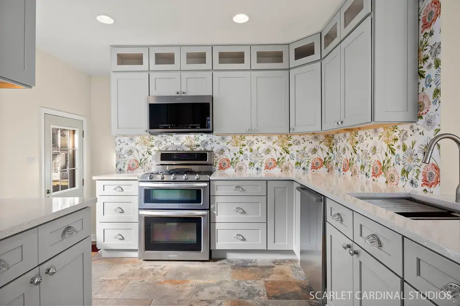 882 Hillside Avenue, Glen Ellyn, IL 60137 - #3