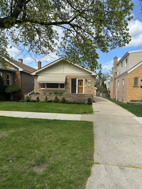 5636 W Sunnyside Avenue, Chicago, IL 60630