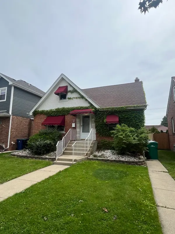 10029 S Trumbull Avenue, Evergreen Park, IL 60805
