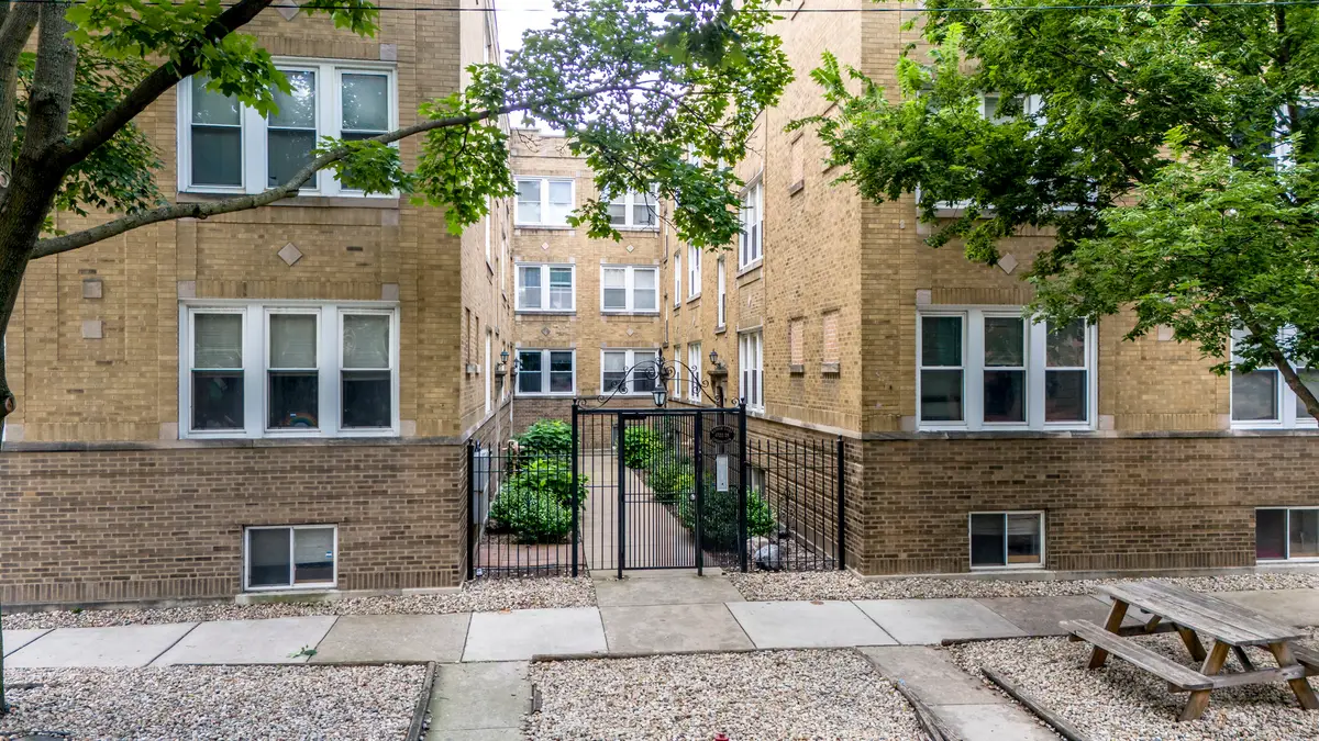 4728 N Kenneth Avenue #3E, Chicago, IL 60630 - #1
