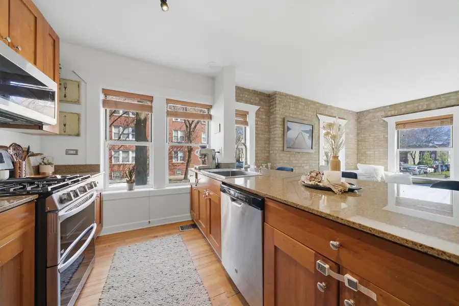 2903 W Cullom Avenue #1, Chicago, IL 60618 - #3