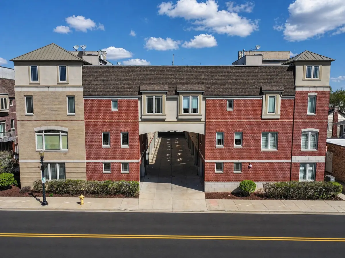 922 Warren Avenue #103, Downers Grove, IL 60515 - #1