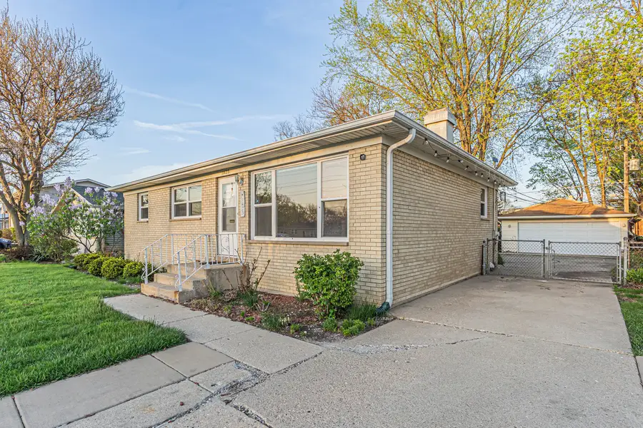 1423 S Busse Road, Mount Prospect, IL 60056 - #2