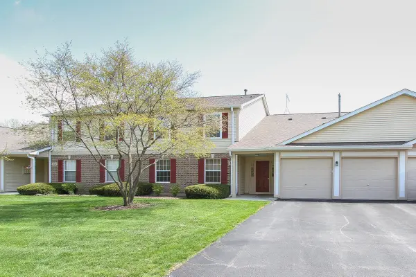 400 Woodview Circle #A, Elgin, IL 60120