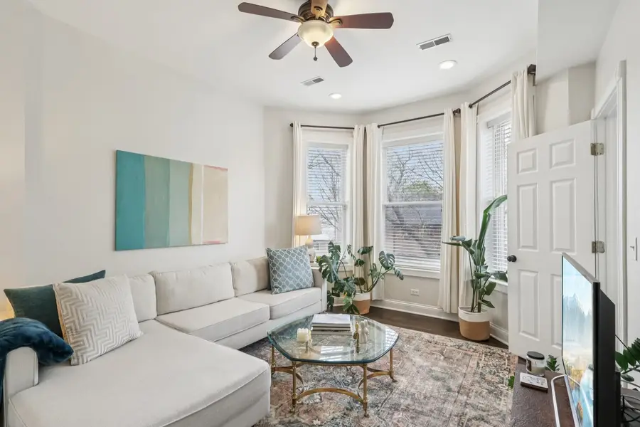 1712 N Washtenaw Avenue #2F, Chicago, IL 60647 - #3