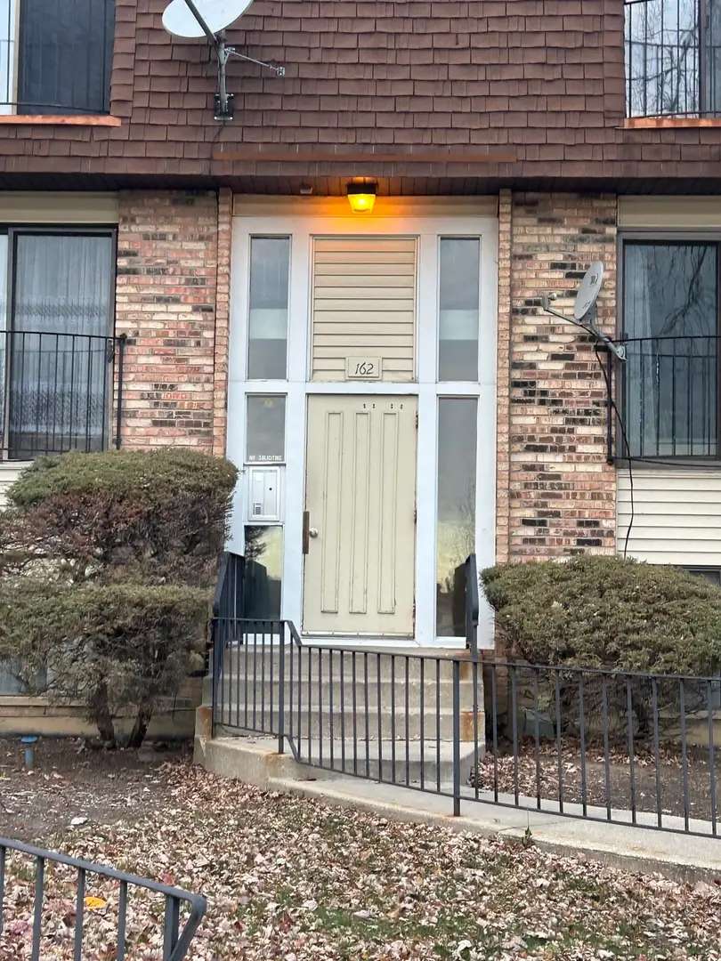 162 S Waters Edge Drive #301, Glendale Heights, IL 60139 - #2