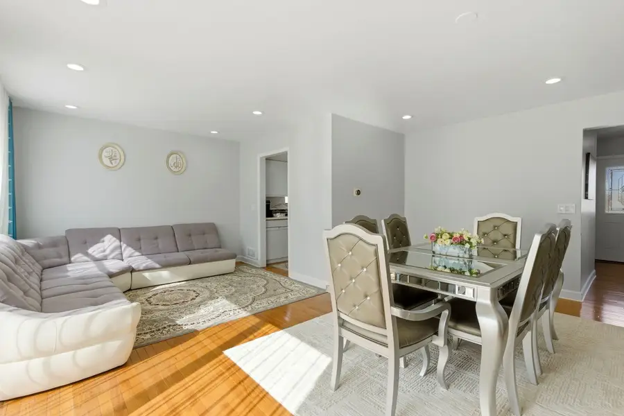 1038 S Hunt Club Drive, Mount Prospect, IL 60056 - #2