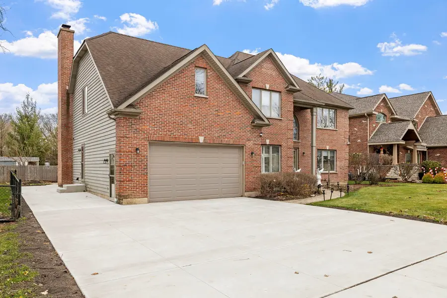 1203 N Burning Bush Lane, Mount Prospect, IL 60056 - #2