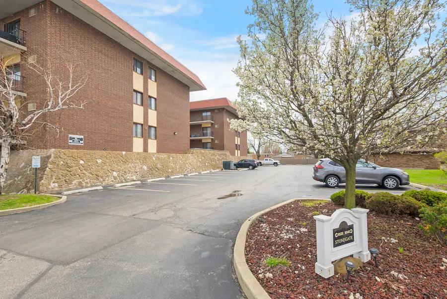 9520 S Mayfield Avenue #211N, Oak Lawn, IL 60453 - #3