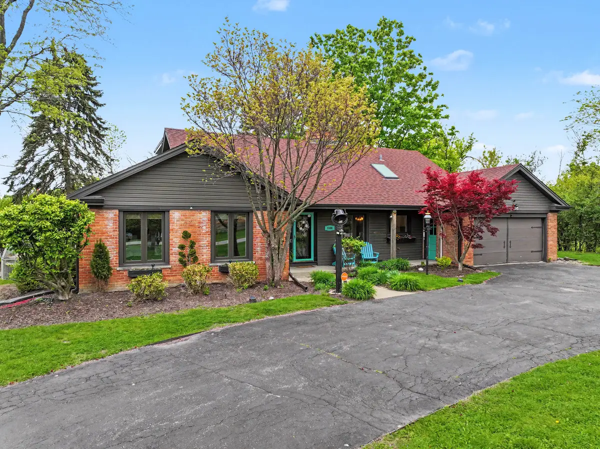 3300 Overland Pass, Northbrook, IL 60062 - #1