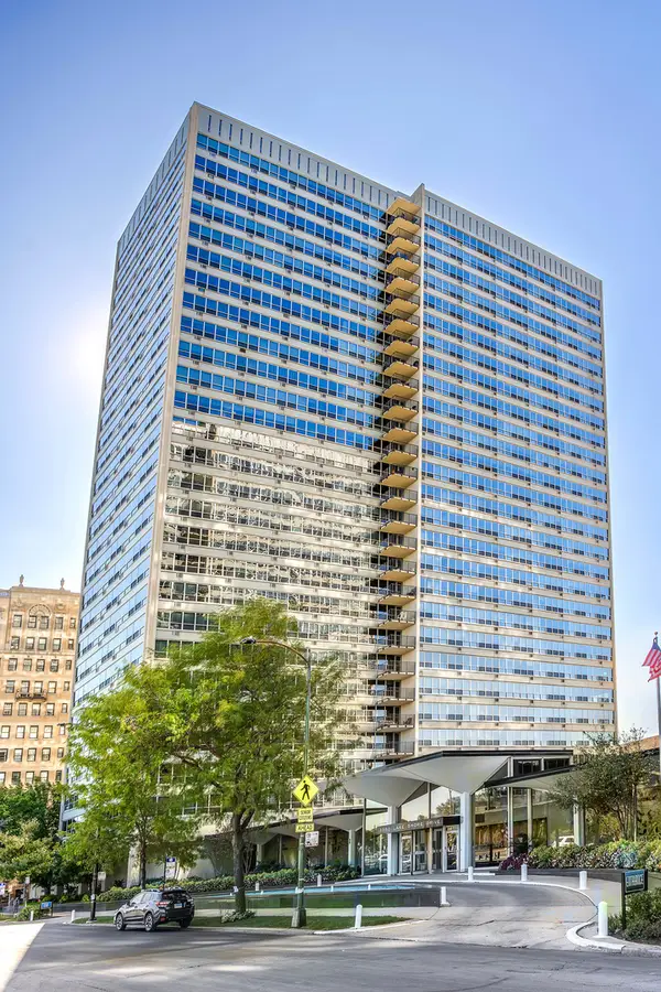 3550 N Lake Shore Drive #2224, Chicago, IL 60657