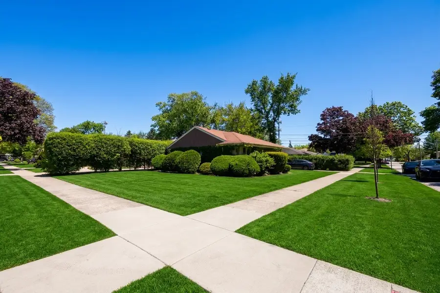901 Park Plaine Avenue, Park Ridge, IL 60068 - #3