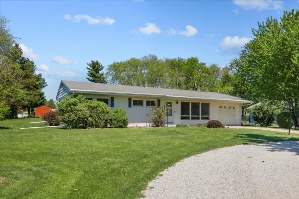 204 Woodrig Road, Bloomington, IL 61704