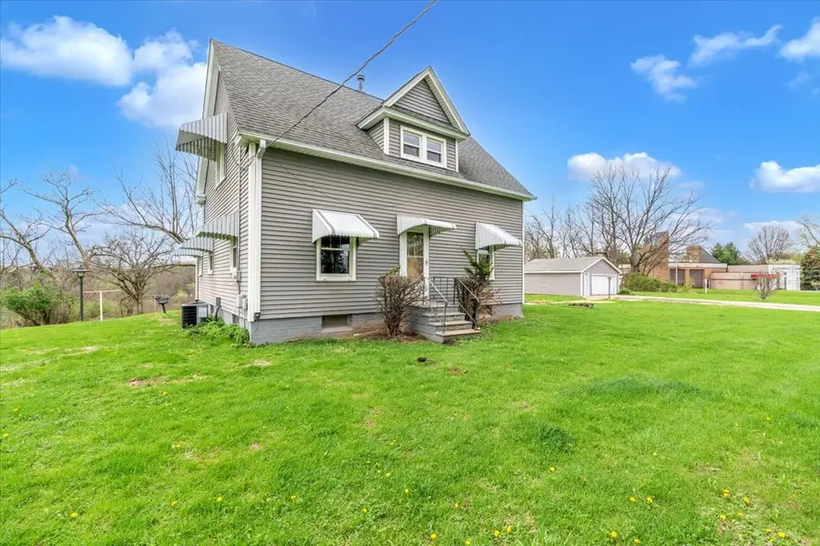 8850 Ridgewood Road, Rock Island, IL 61201 - #2