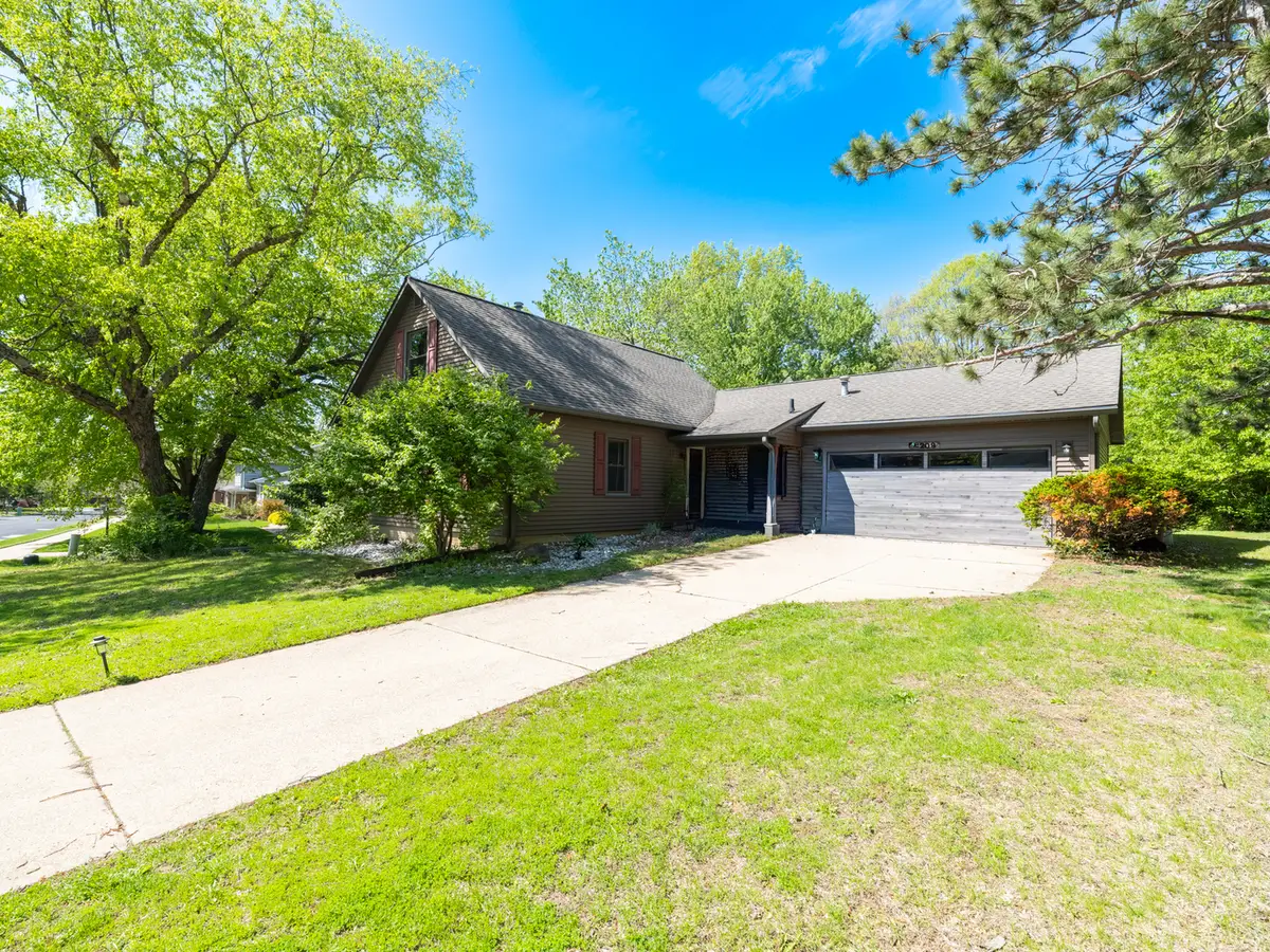 3209 W Westport Road, Peoria, IL 61615 - #1