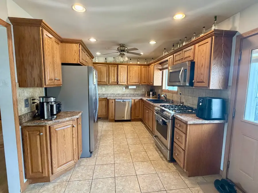 1204 E 19th Street, Sterling, IL 61081 - #2