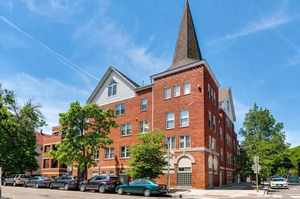 1043 W School Street #207, Chicago, IL 60657