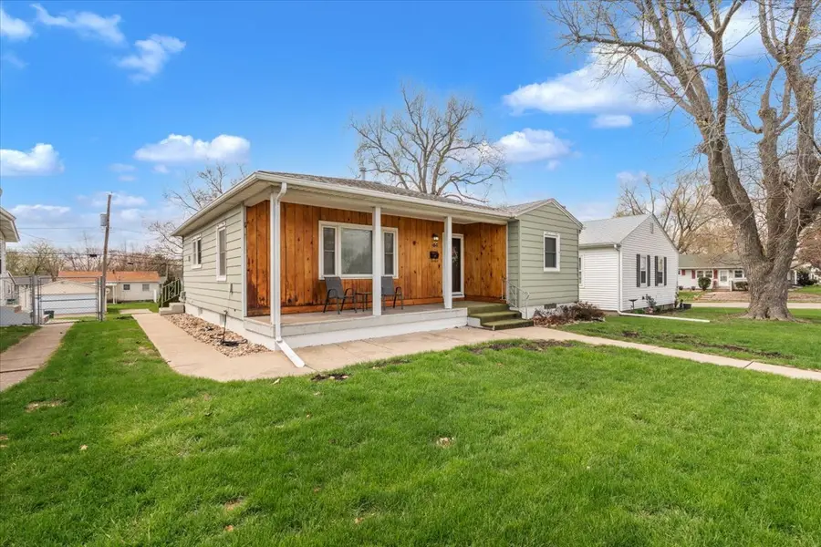 2122 N Lincoln Avenue, Davenport, IA 52084 - #2