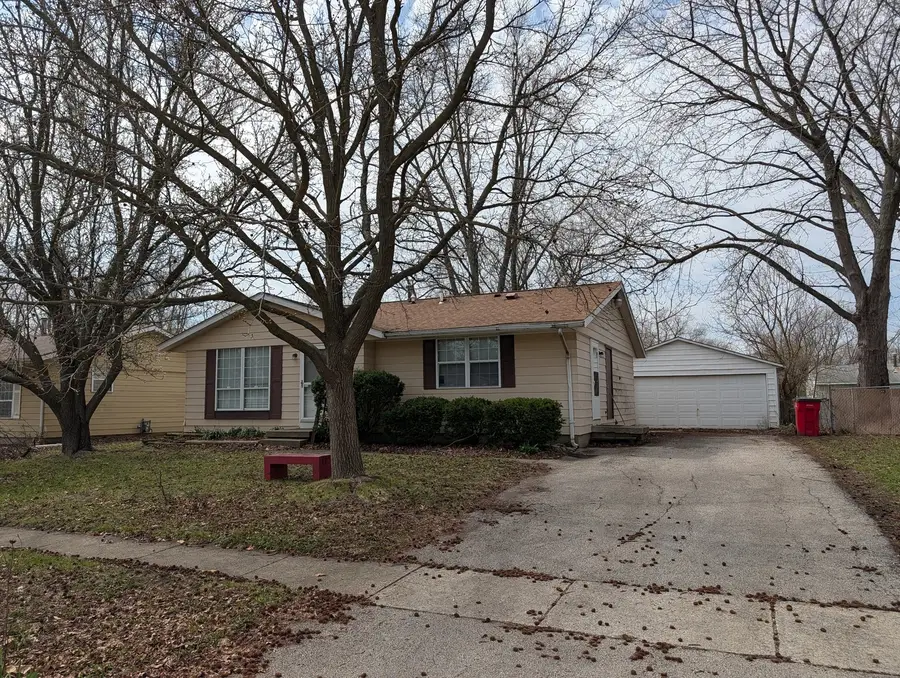 607 Castleton, Champaign, IL 61821 - #2