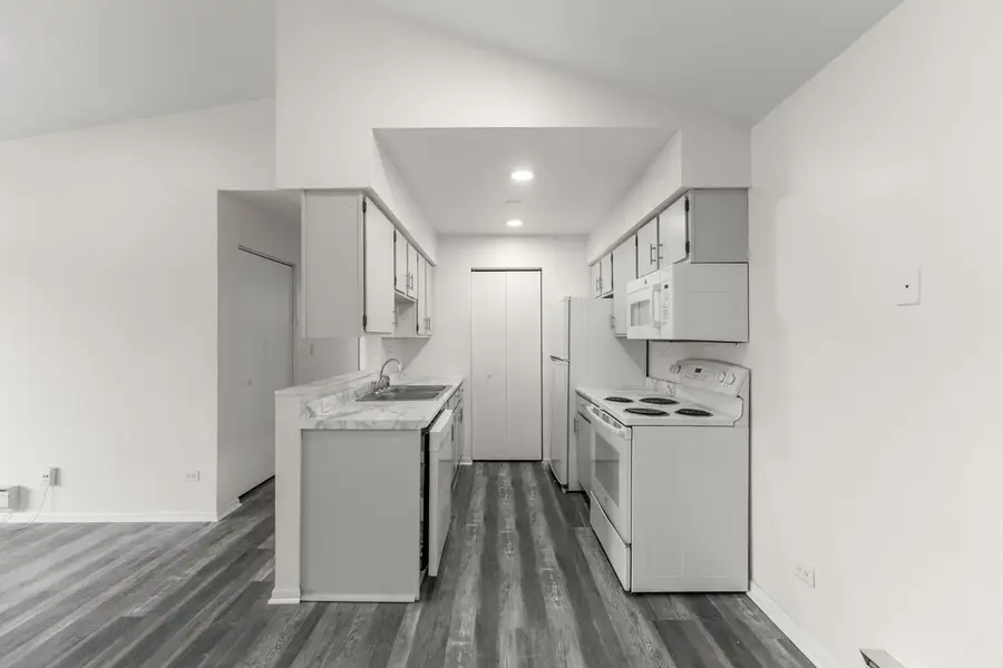 651 N Virginia Road #328, Crystal Lake, IL 60014 - #3