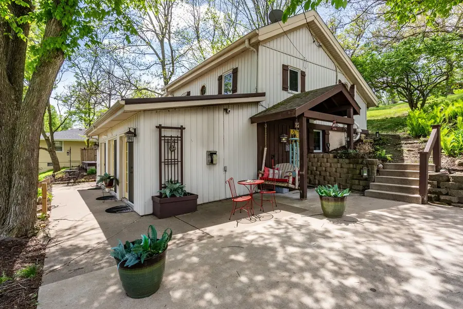 124 Oak Street, Le Claire, IA 52753 - #2