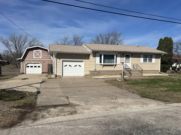 505 N Maple Street, Cleveland, IL 61241