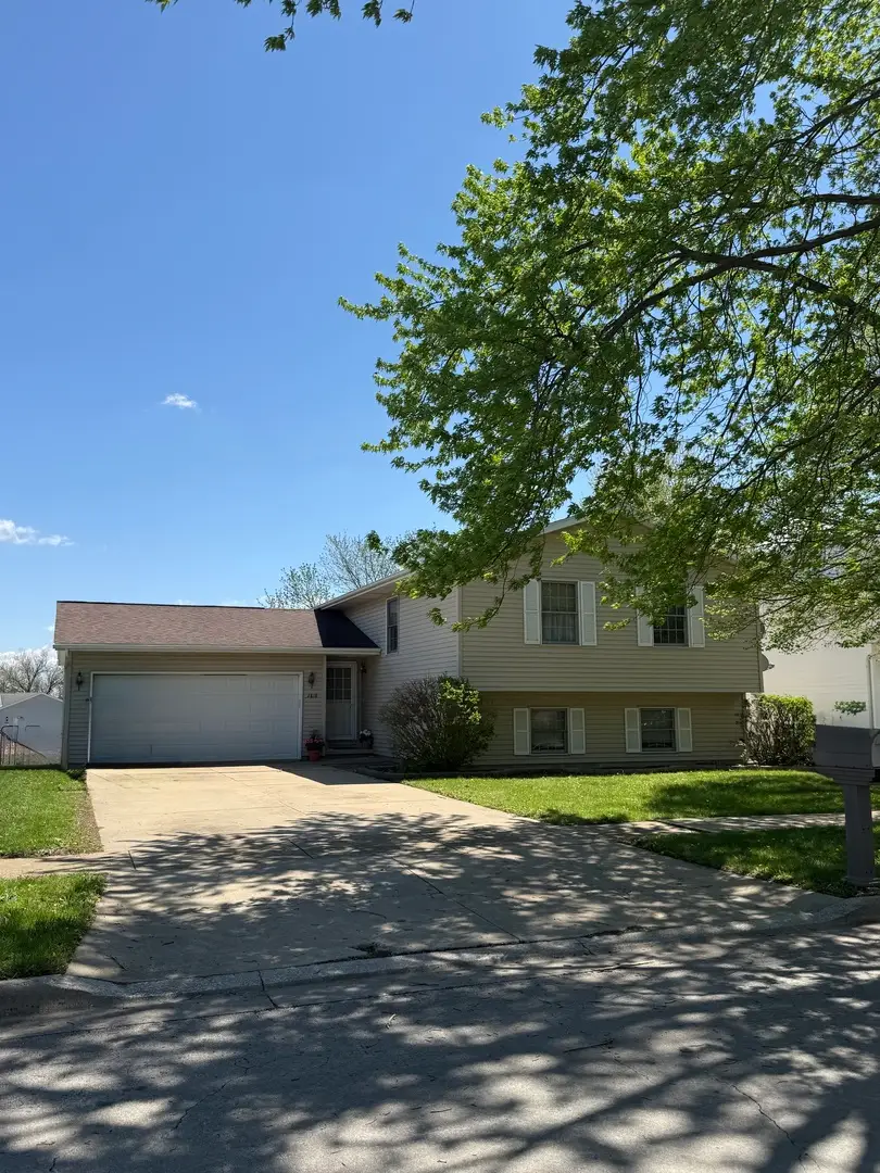 2818 Rocksbury, Bloomington, IL 61704 - #1