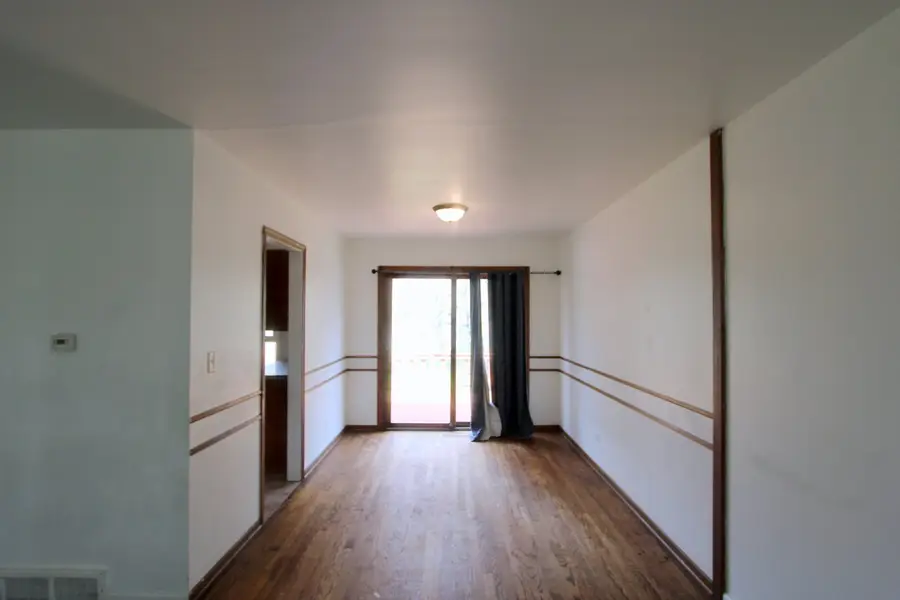 203 E Donovan Avenue, Woodstock, IL 60098 - #2