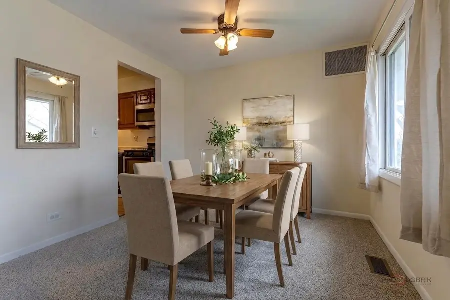 3004 Roberts Drive #8, Woodridge, IL 60517 - #3