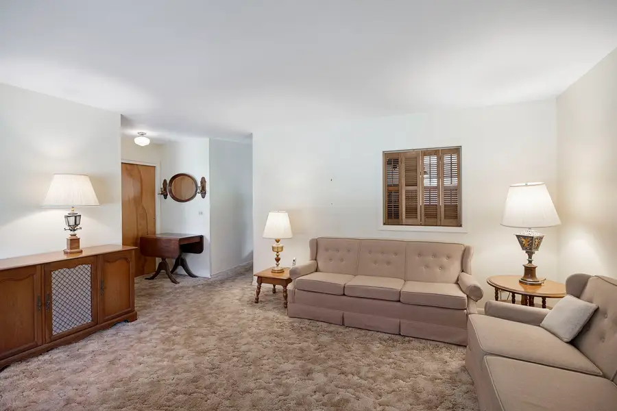 218 Gladys Avenue, Fox River Grove, IL 60021 - #3