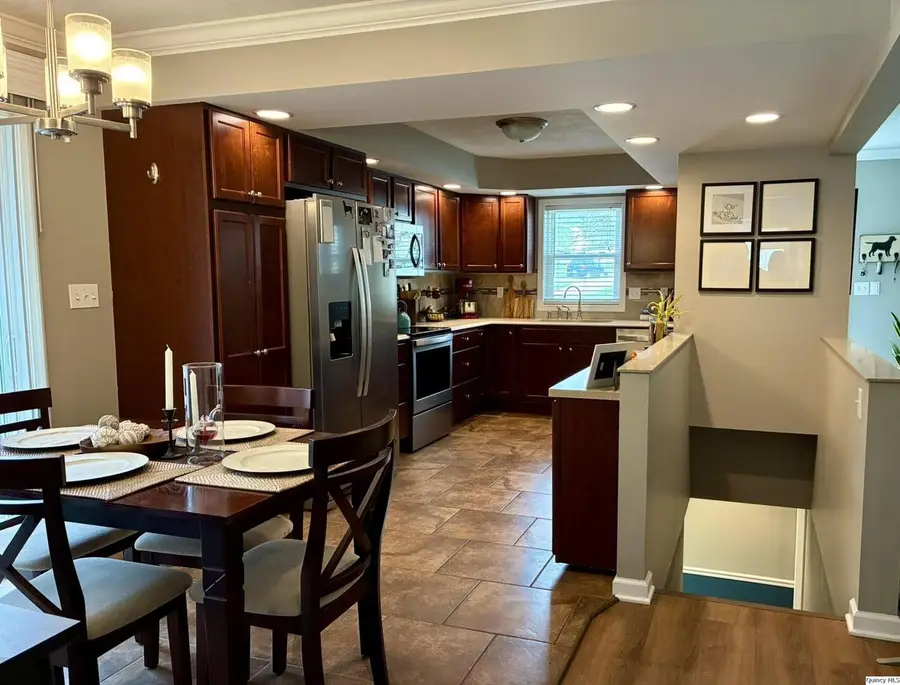 1216 S 14th, Quincy, IL 62301 - #3