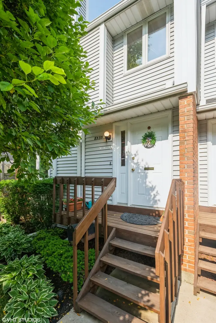 8535 Ferris Avenue, Morton Grove, IL 60053 - #2