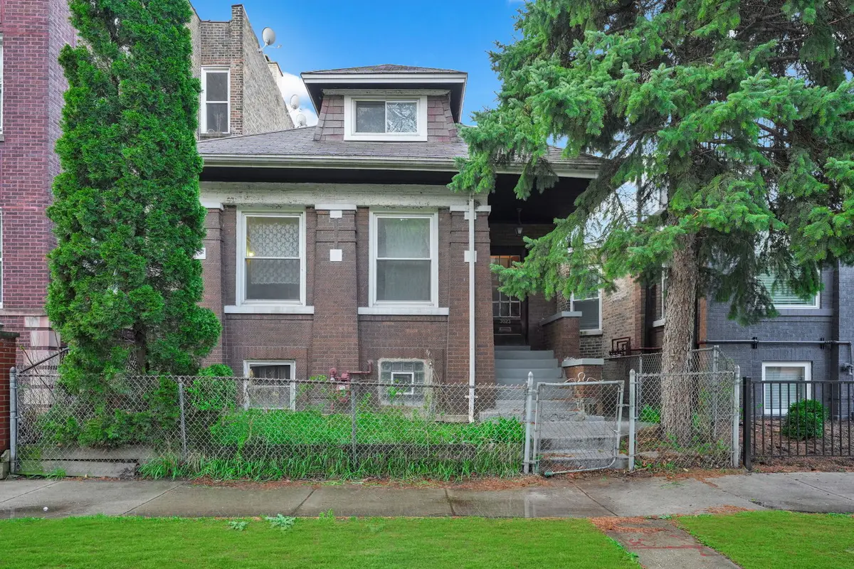 3023 W Ainslie Street, Chicago, IL 60625 - #1