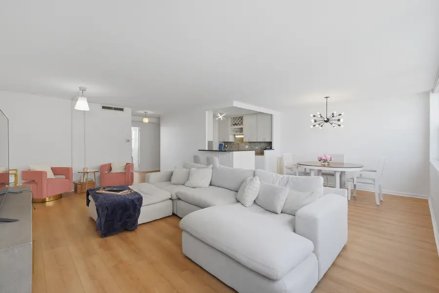 6301 N Sheridan Road W #8E, Chicago, IL 60660 - #3