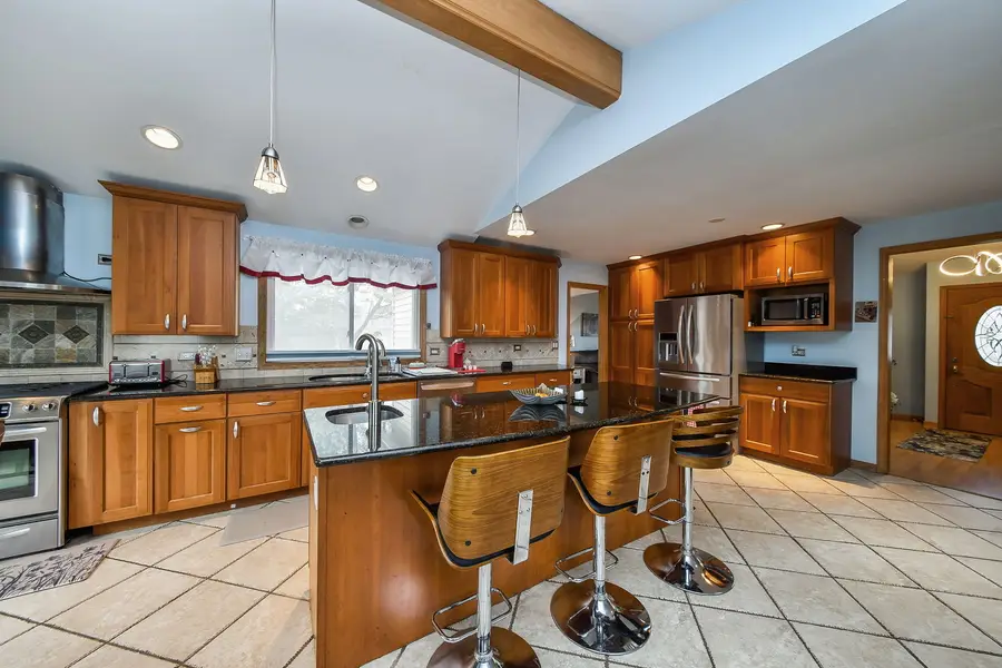 879 Lakeside Drive, Bartlett, IL 60103 - #3