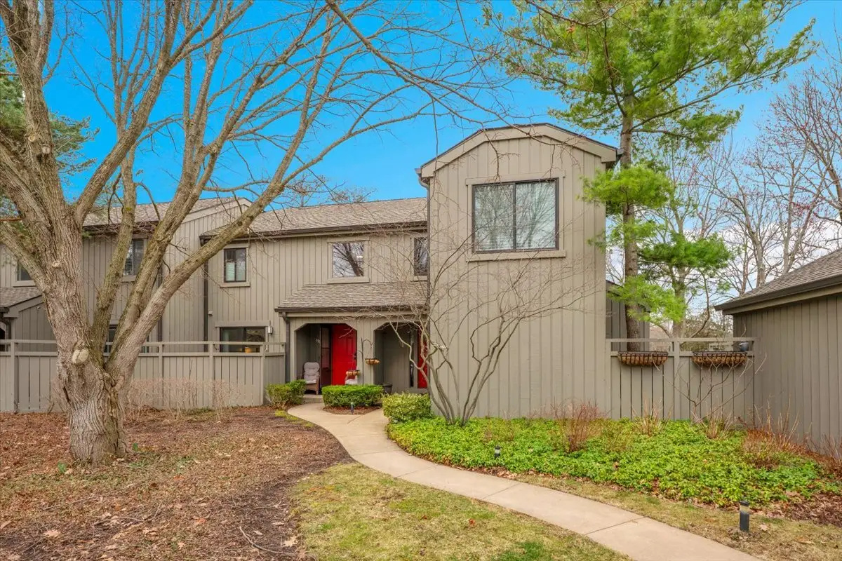 196 Shoreline Road, Lake Barrington, IL 60010 - #1