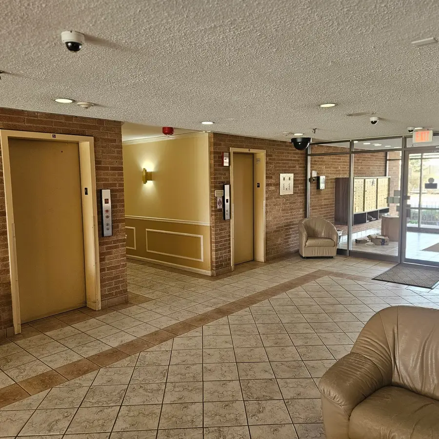 1717 W Crystal Lane #310, Mount Prospect, IL 60056 - #2