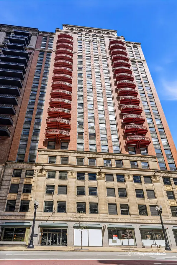208 W Washington Street #1007, Chicago, IL 60606