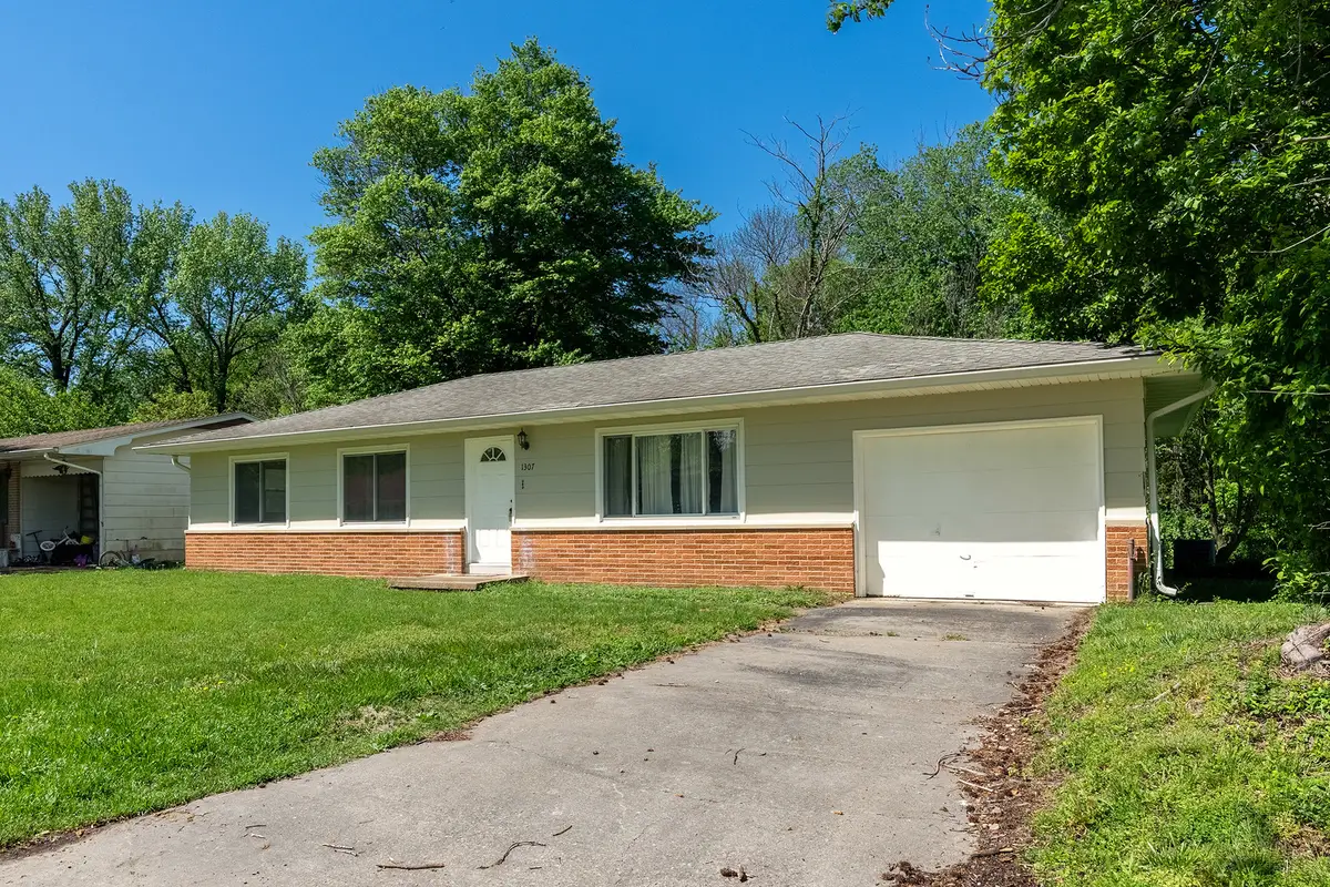 1307 N 16th Street, Murphysboro, IL 62966 - #1