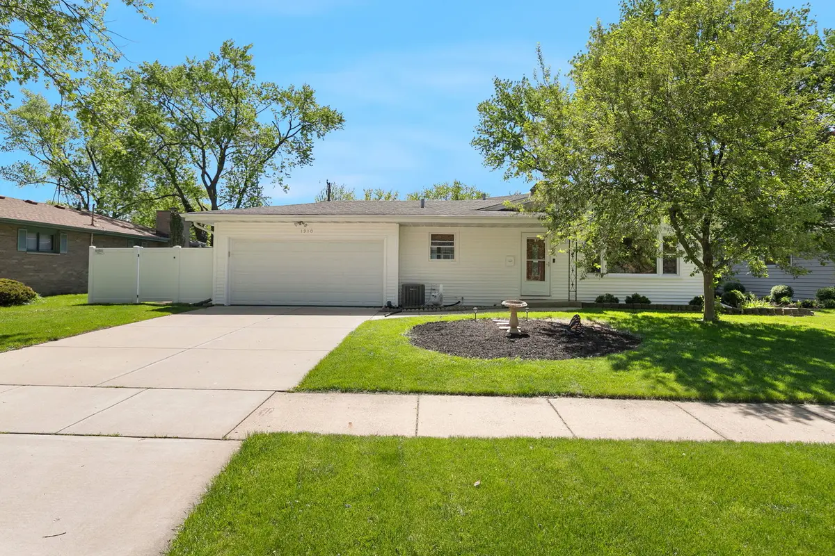 1910 Richard Street, Aurora, IL 60506 - #1