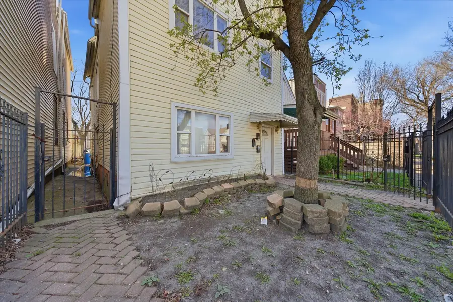 1626 N Saint Louis Avenue, Chicago, IL 60647 - #2