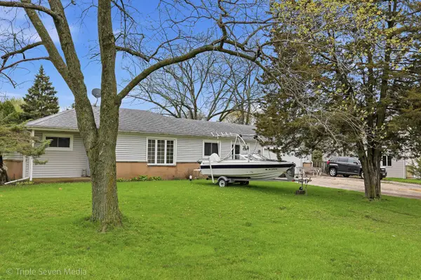 1000 N Bluebonnet Lane, Hoffman Estates, IL 60169