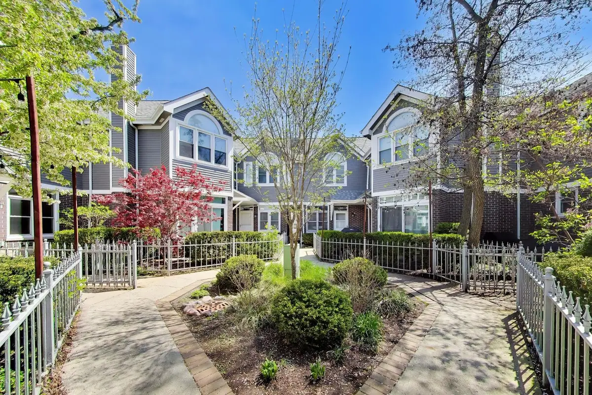 3331 N Racine Avenue #D, Chicago, IL 60657 - #1