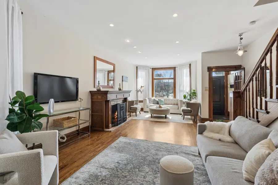 968 W Cuyler Avenue, Chicago, IL 60613 - #3