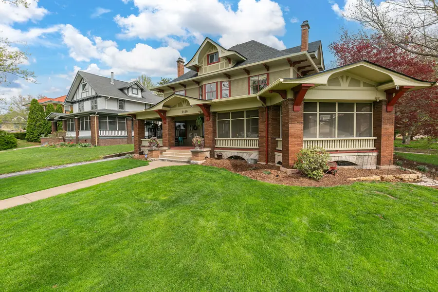 2446 E River Drive, Davenport, IA 52803 - #2