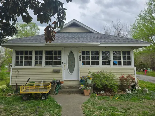 208 W Bryan Street, Herrin, IL 62948