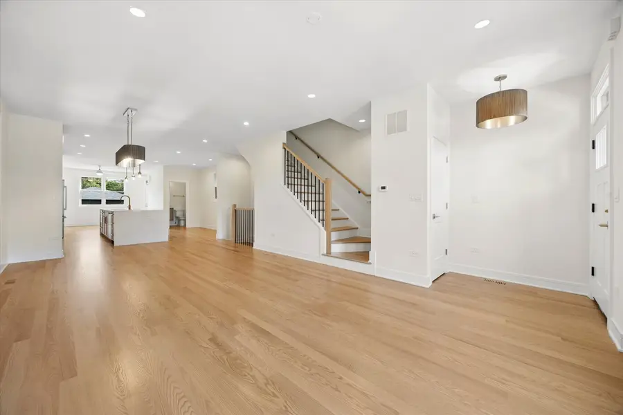 3319 S Prairie Avenue, Chicago, IL 60616 - #3
